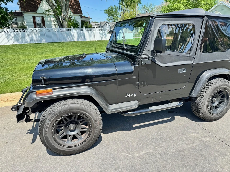 1995 Jeep YJ Wrangler - Image 13 of 31