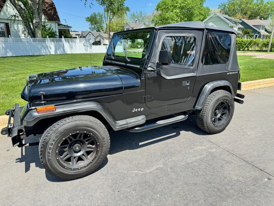1995 Jeep YJ Wrangler - Image 3 of 31