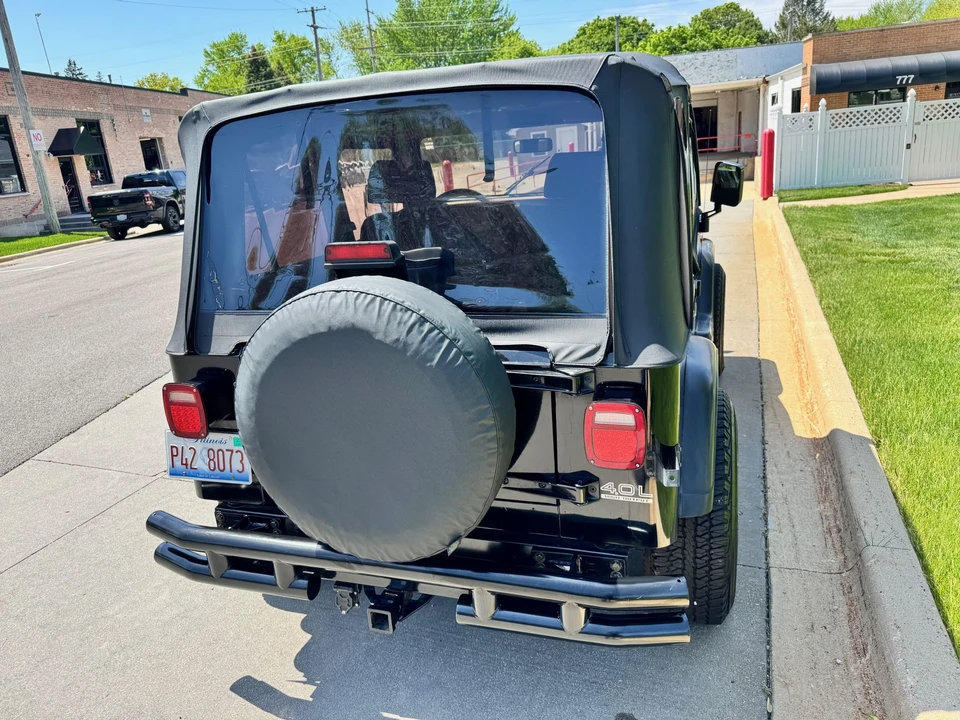 1995 Jeep YJ Wrangler - Image 9 of 31