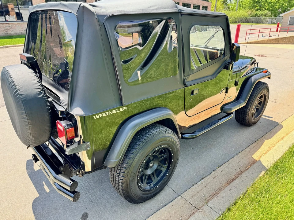 1995 Jeep YJ Wrangler - Image 21 of 31