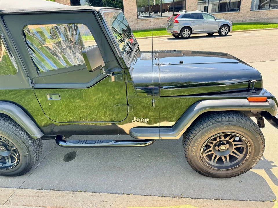 1995 Jeep YJ Wrangler - Image 25 of 31