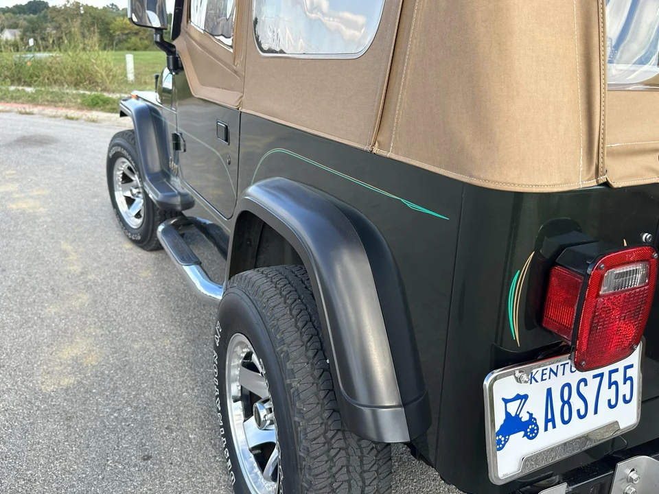 1995 Jeep YJ Wrangler - Image 19 of 31
