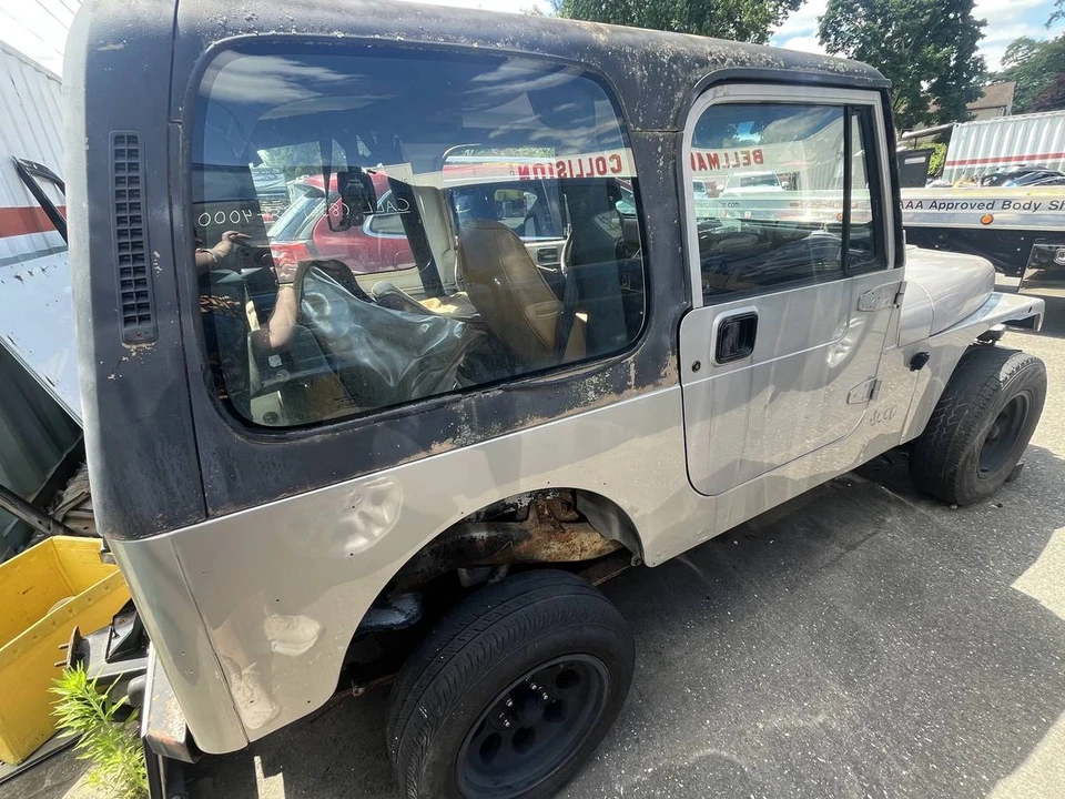 1995 Jeep YJ Wrangler - Image 12 of 13