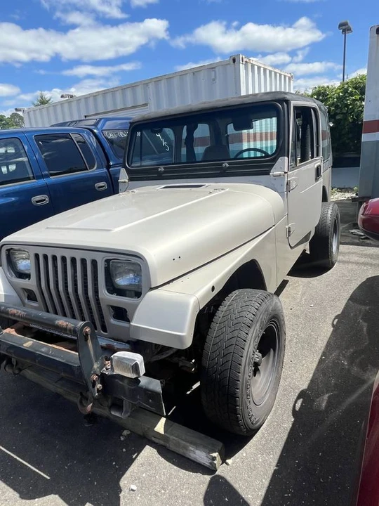 1995 Jeep YJ Wrangler - Image 4 of 13