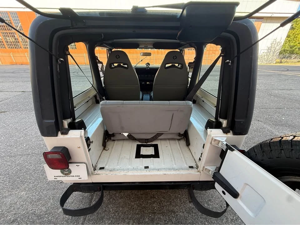1995 Jeep YJ Wrangler - Image 14 of 20