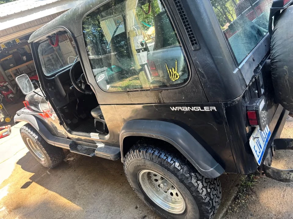 1995 Jeep YJ Wrangler - Image 8 of 13