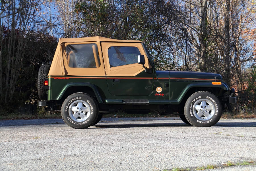 1995 Jeep YJ Wrangler - Image 10 of 22
