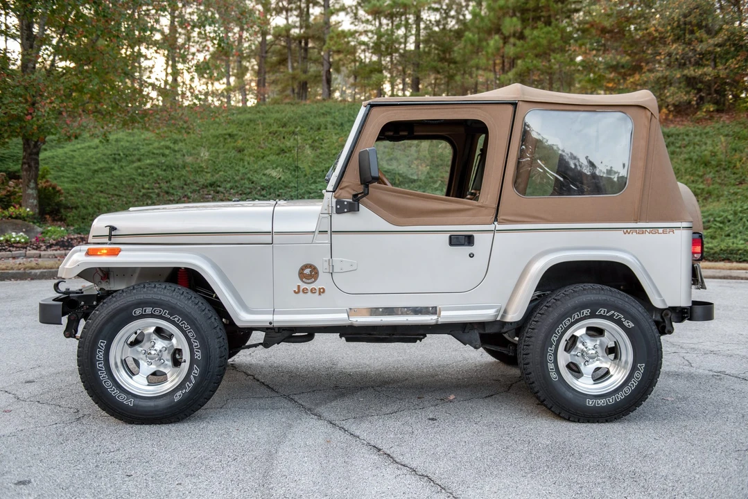 1995 Jeep YJ Wrangler - Image 3 of 31