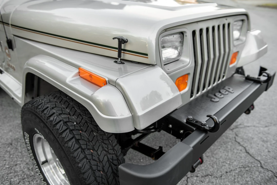 1995 Jeep YJ Wrangler - Image 13 of 31
