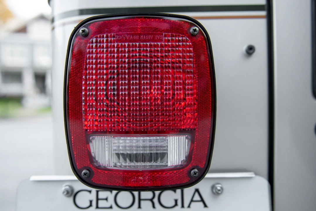 1995 Jeep YJ Wrangler - Image 21 of 31