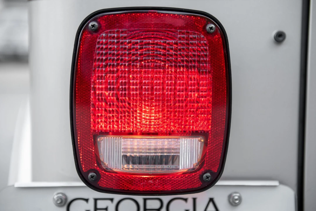 1995 Jeep YJ Wrangler - Image 19 of 31