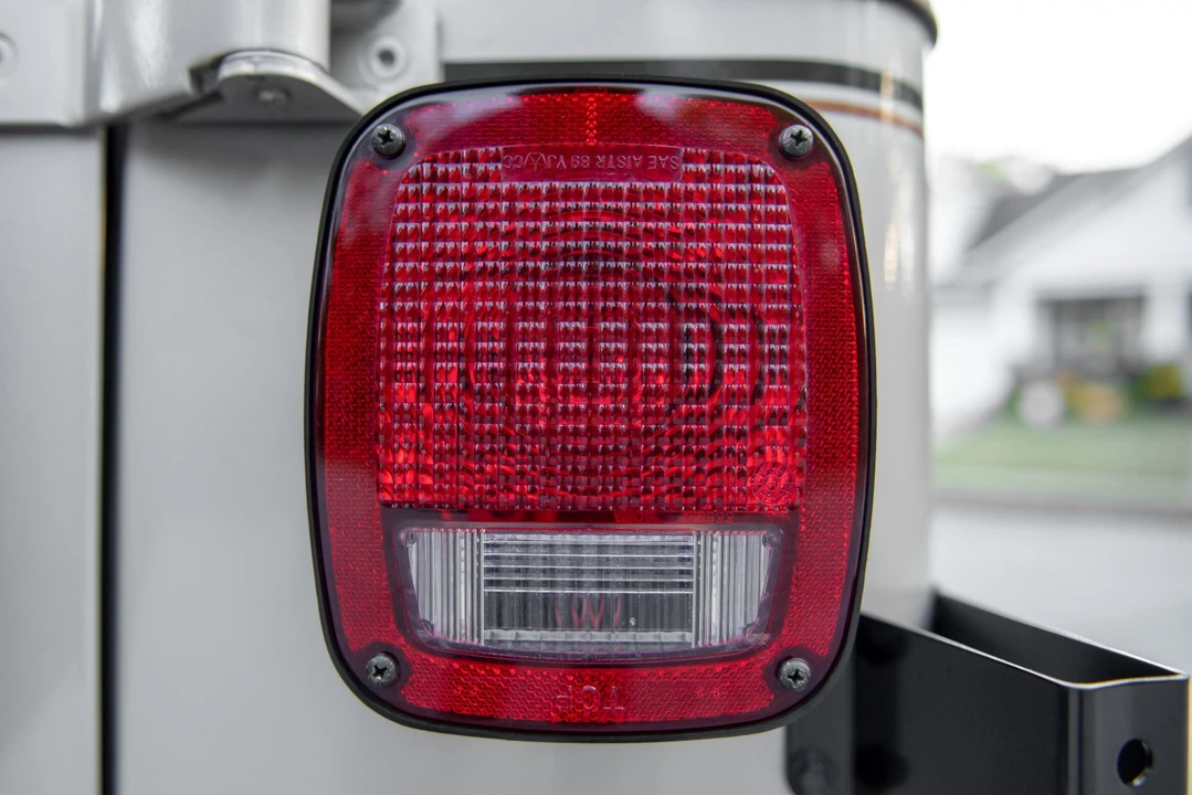 1995 Jeep YJ Wrangler - Image 22 of 31