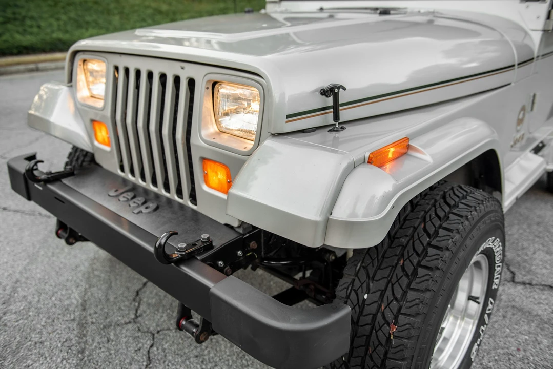 1995 Jeep YJ Wrangler - Image 12 of 31