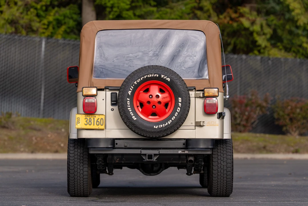 1995 Jeep YJ Wrangler - Image 15 of 31
