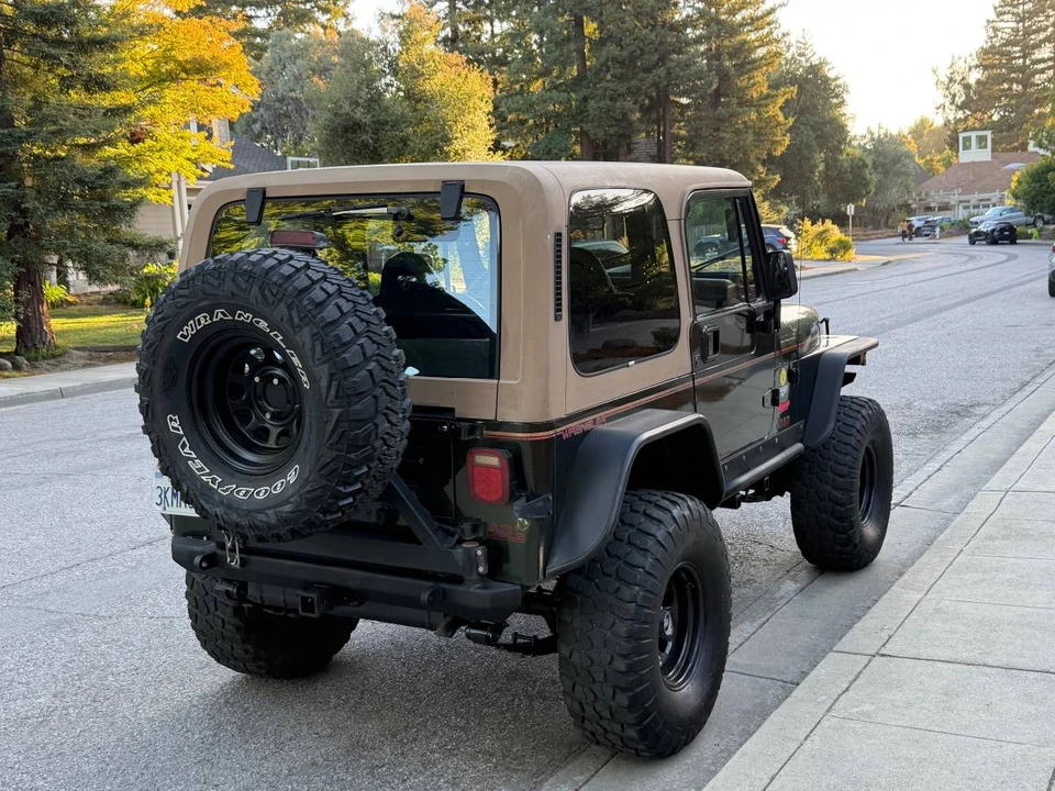 1995 Jeep YJ Wrangler - Image 5 of 16