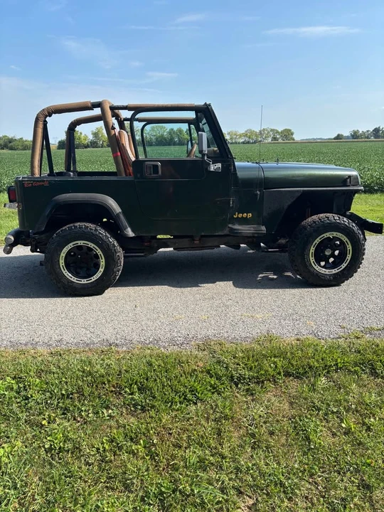 1995 Jeep YJ Wrangler - Image 4 of 12
