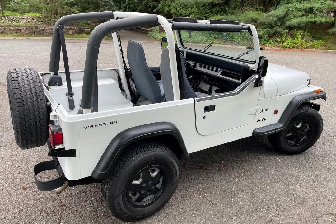 1995 Jeep YJ Wrangler - Image 8 of 9