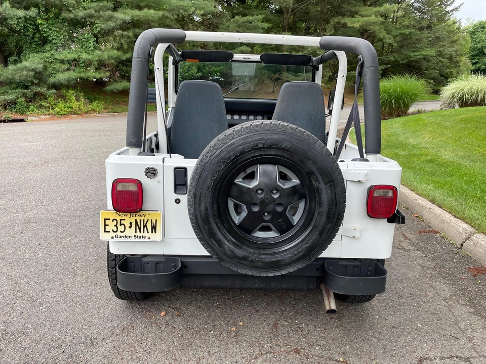 1995 Jeep YJ Wrangler - Image 7 of 9