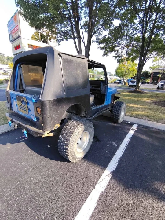 1995 Jeep YJ Wrangler - Image 5 of 12