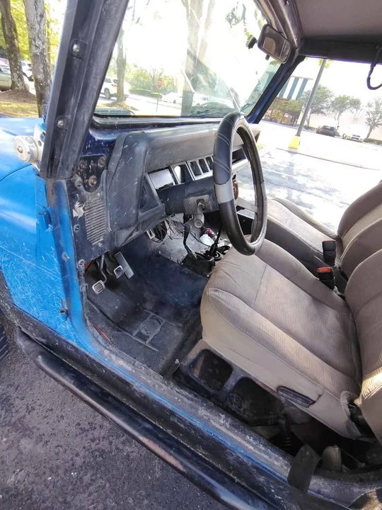 1995 Jeep YJ Wrangler - Image 4 of 12