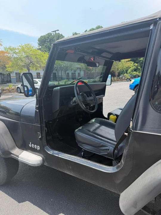 1995 Jeep YJ Wrangler - Image 2 of 4