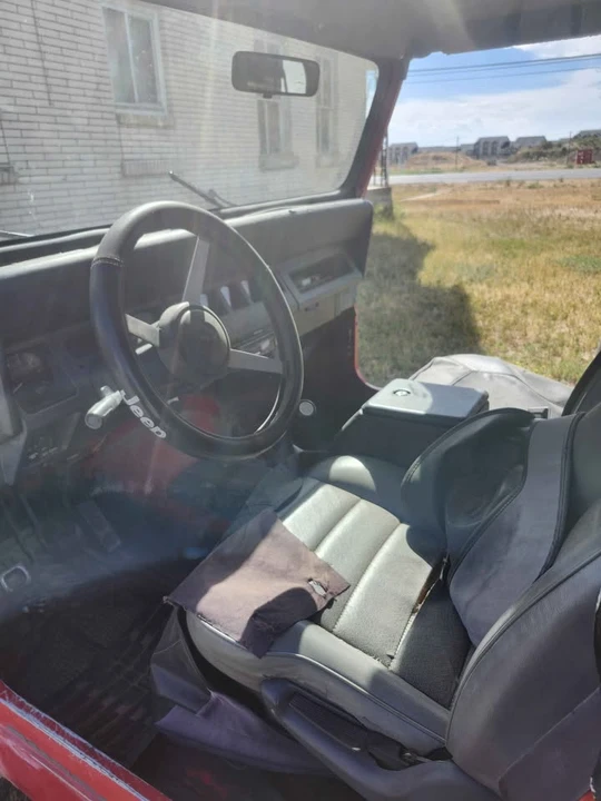 1995 Jeep YJ Wrangler - Image 5 of 10