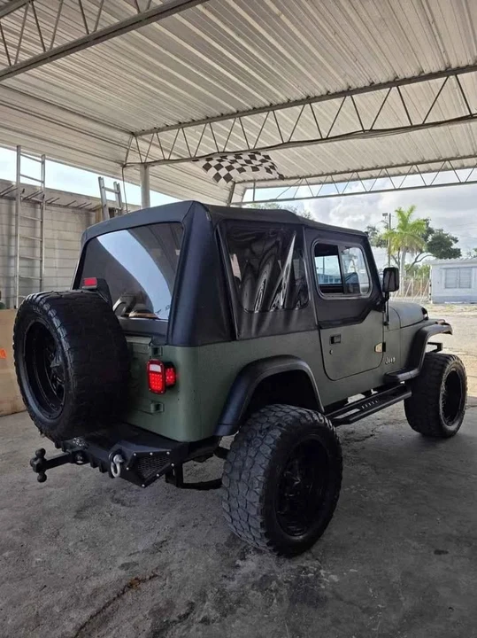 1995 Jeep YJ Wrangler - Image 8 of 10