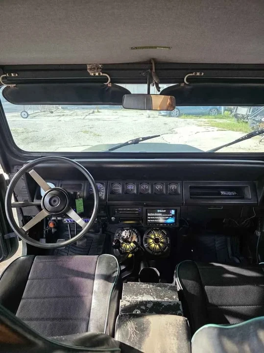 1995 Jeep YJ Wrangler - Image 5 of 10