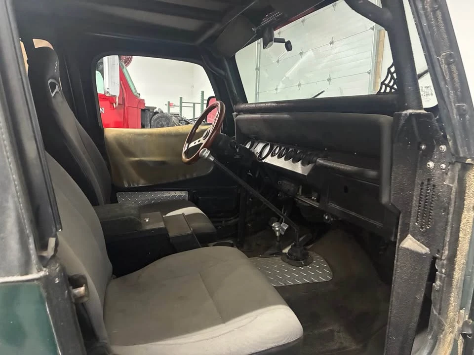 1995 Jeep YJ Wrangler - Image 5 of 13