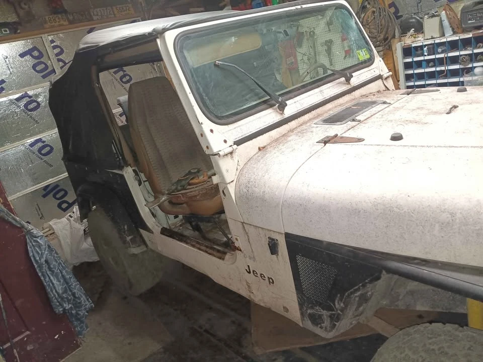 1995 Jeep YJ Wrangler - Image 4 of 10