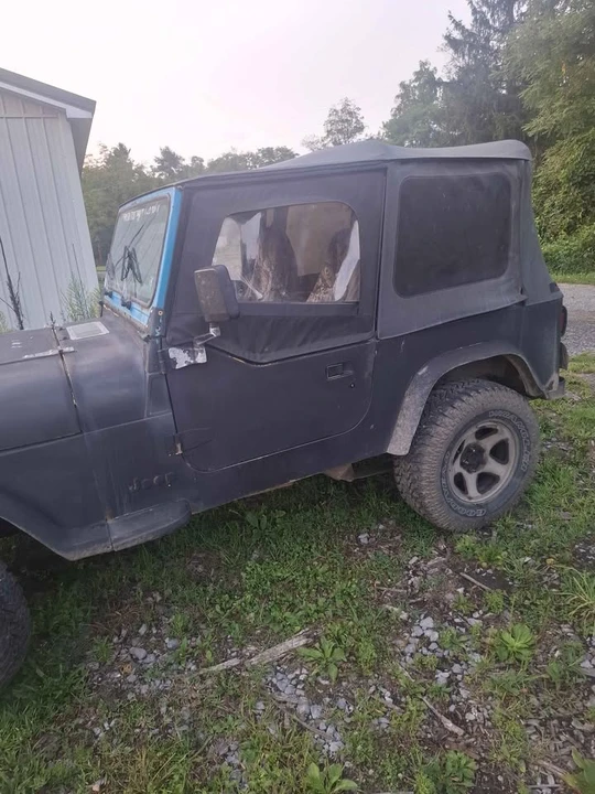 1995 Jeep YJ Wrangler - Image 3 of 4