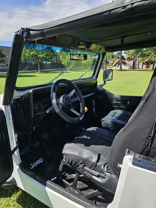 1995 Jeep YJ Wrangler - Image 5 of 18