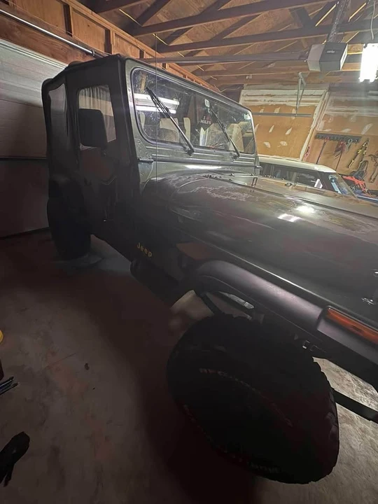 1995 Jeep YJ Wrangler - Image 9 of 10