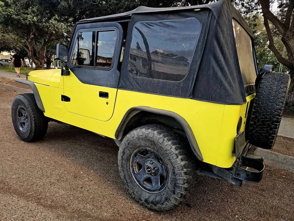 1995 Jeep YJ Wrangler - Image 4 of 4