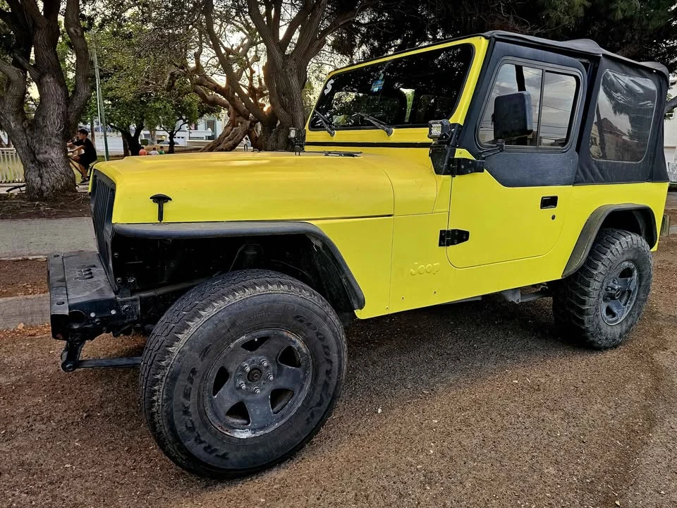 1995 Jeep YJ Wrangler - Image 2 of 4