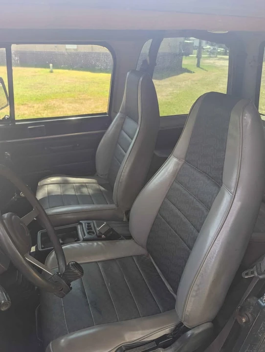 1995 Jeep YJ Wrangler - Image 5 of 10