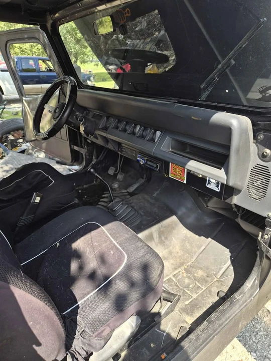 1995 Jeep YJ Wrangler - Image 5 of 6