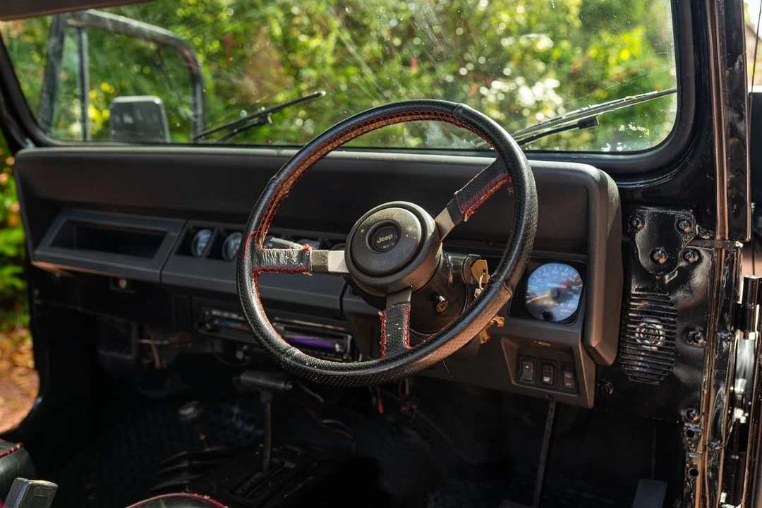 1995 Jeep YJ Wrangler - Image 17 of 30