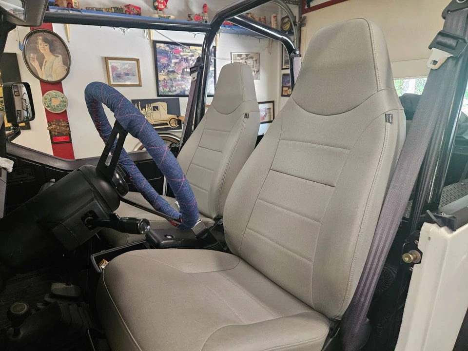 1995 Jeep YJ Wrangler - Image 5 of 5