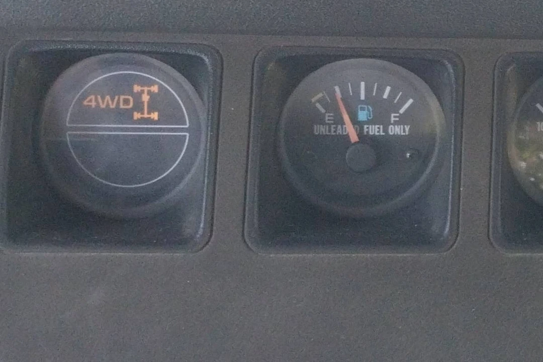 1995 Jeep YJ Wrangler - Image 14 of 23