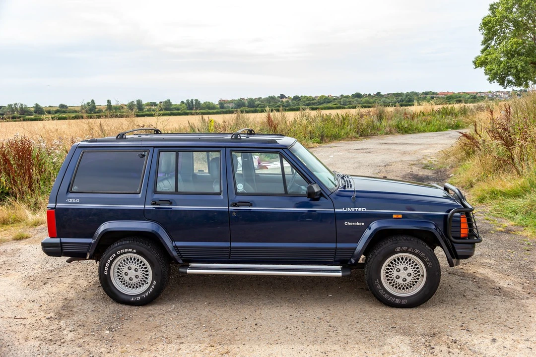 1995 Jeep XJ Cherokee - Image 19 of 30
