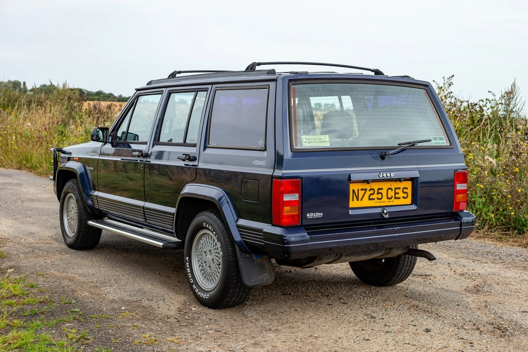 1995 Jeep XJ Cherokee - Image 15 of 30