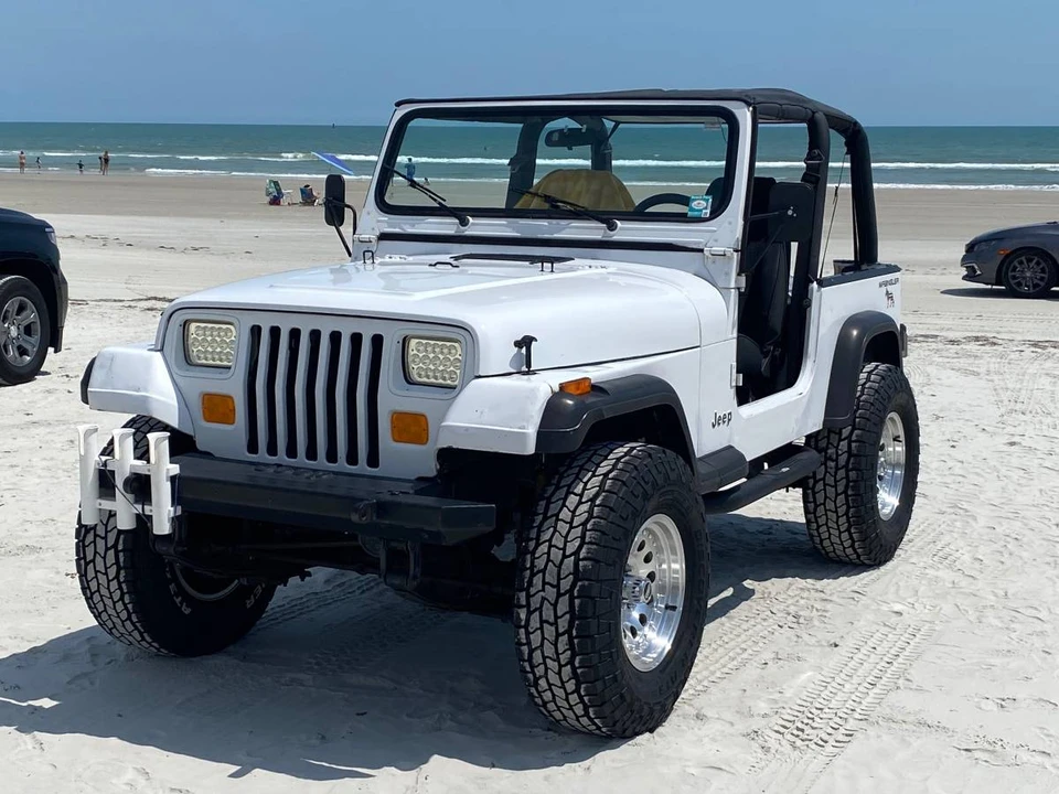 1995 Jeep YJ Wrangler - Image 10 of 11