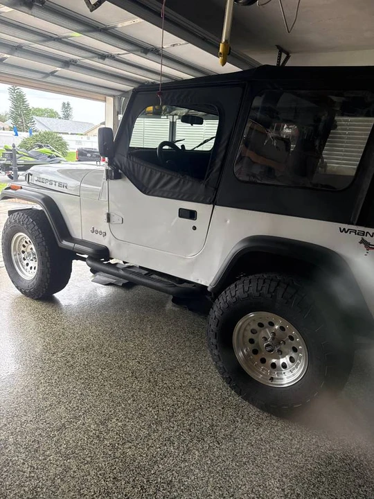 1995 Jeep YJ Wrangler - Image 4 of 11