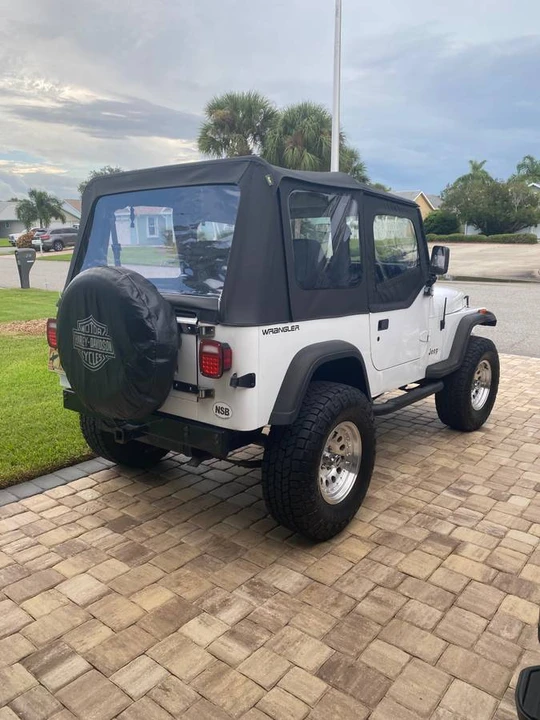 1995 Jeep YJ Wrangler - Image 8 of 11
