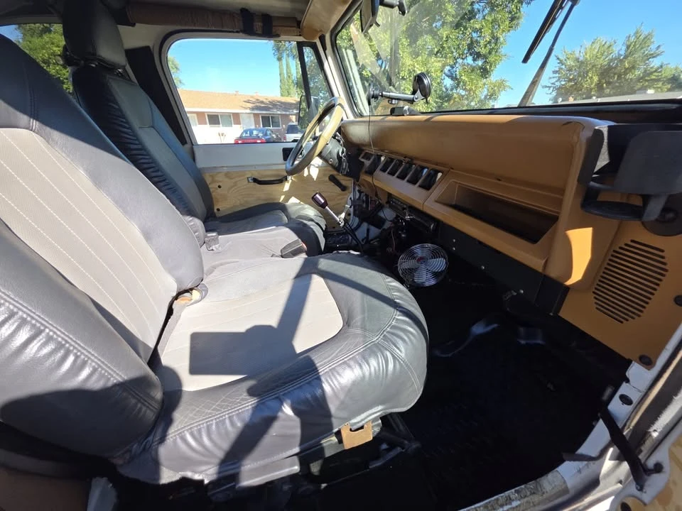 1995 Jeep YJ Wrangler - Image 8 of 10