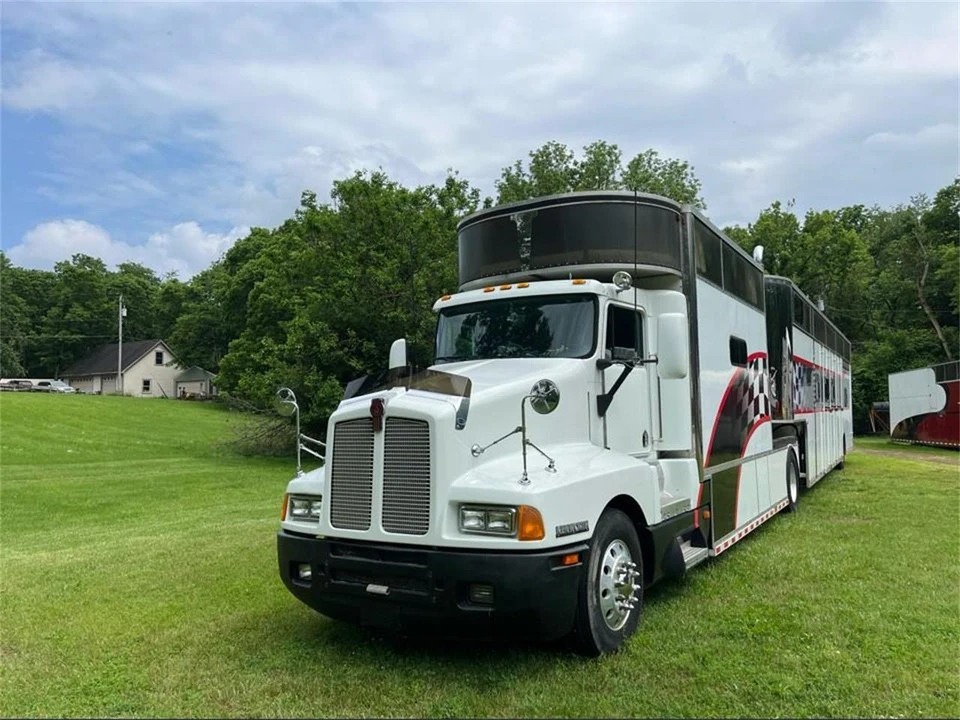 1995 Kenworth T800 - Image 2 of 31