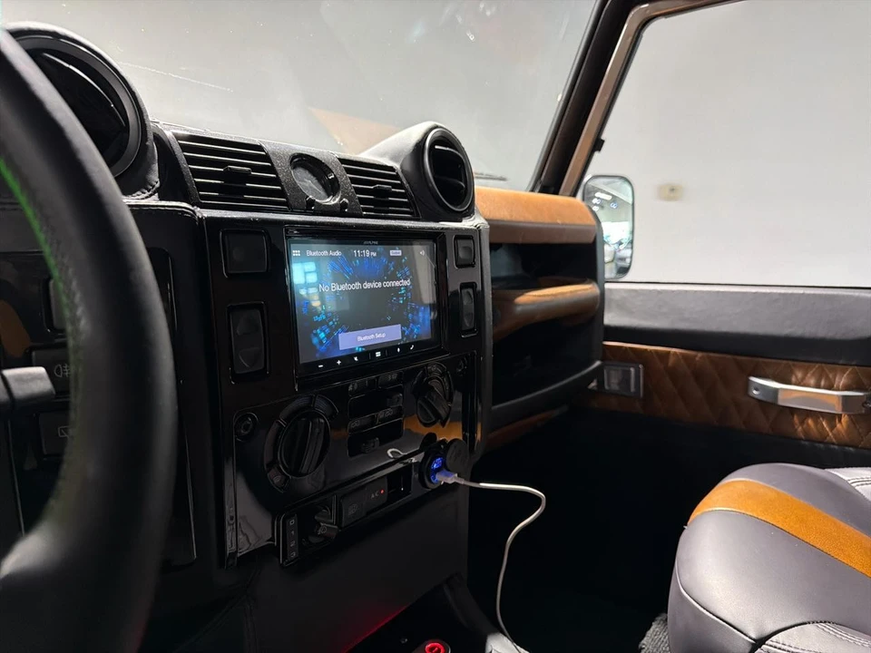 1995 Land Rover Defender 110 - Image 19 of 31