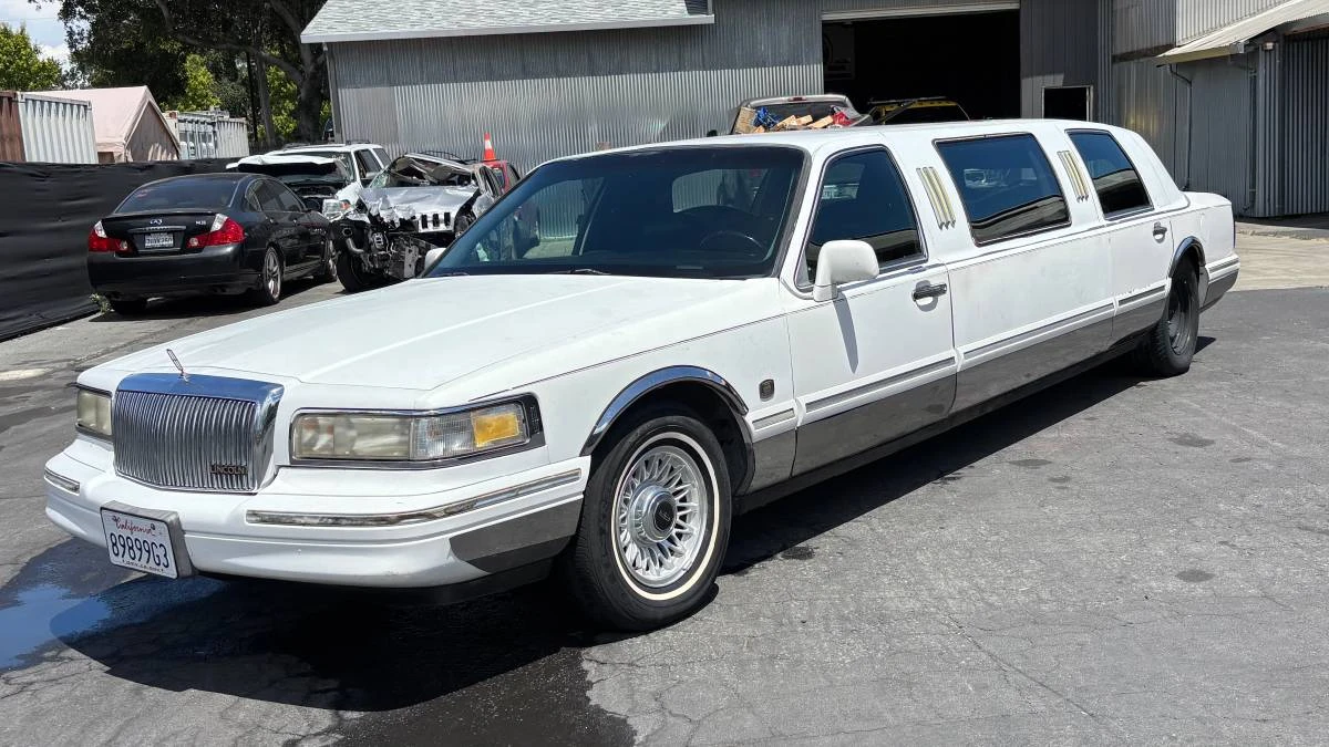 1995 Lincoln Continental 9th Gen - Image 3 of 19