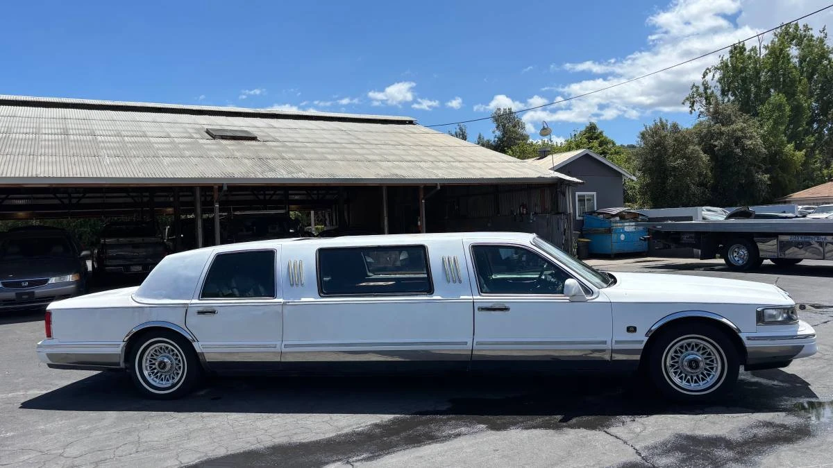 1995 Lincoln Continental 9th Gen - Image 5 of 19
